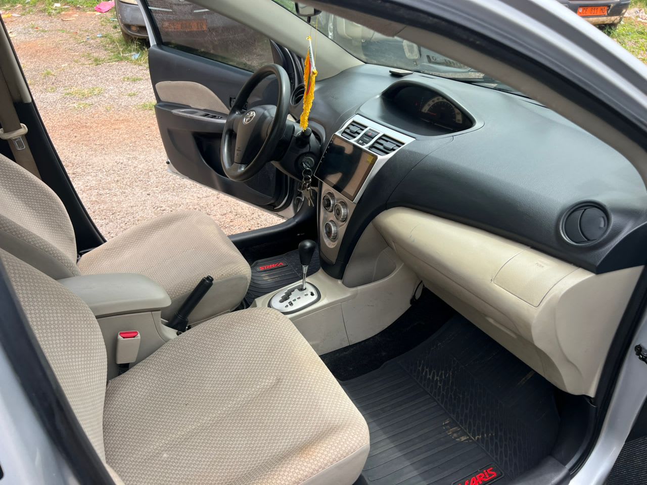 toyota yaris - 6