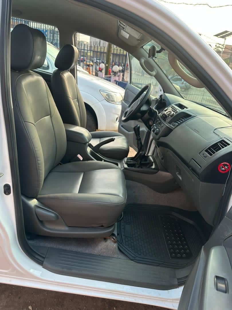 toyota hilux - 6