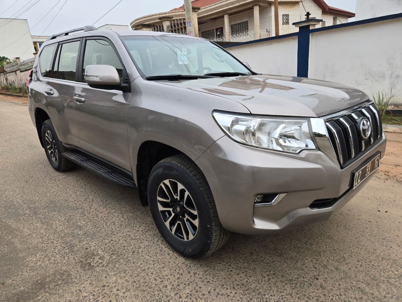 toyota land_cruiser - 2