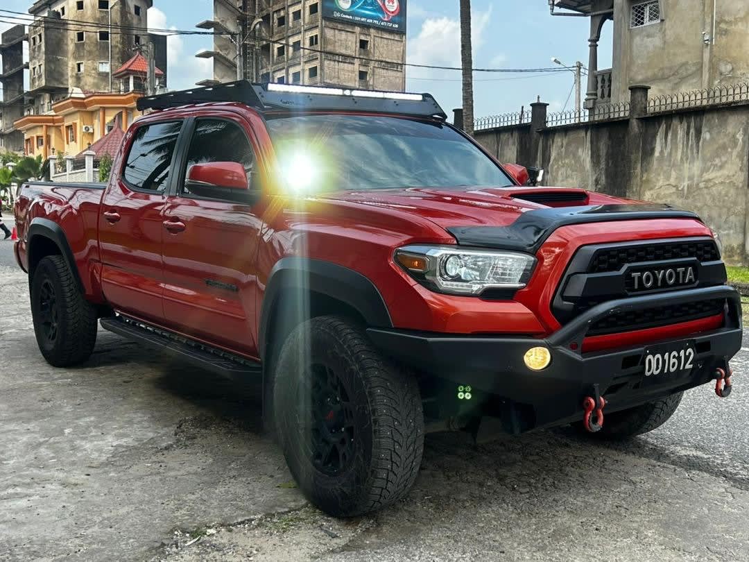 2018 toyota tacoma – 27 000 000 XAF
