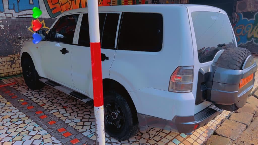 mitsubishi pajero_io - 3