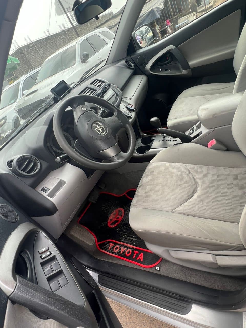 toyota rav4 - 8