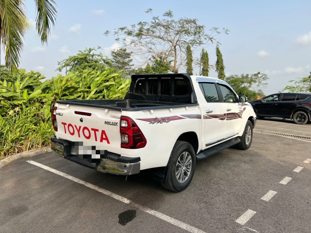 toyota hilux - 2