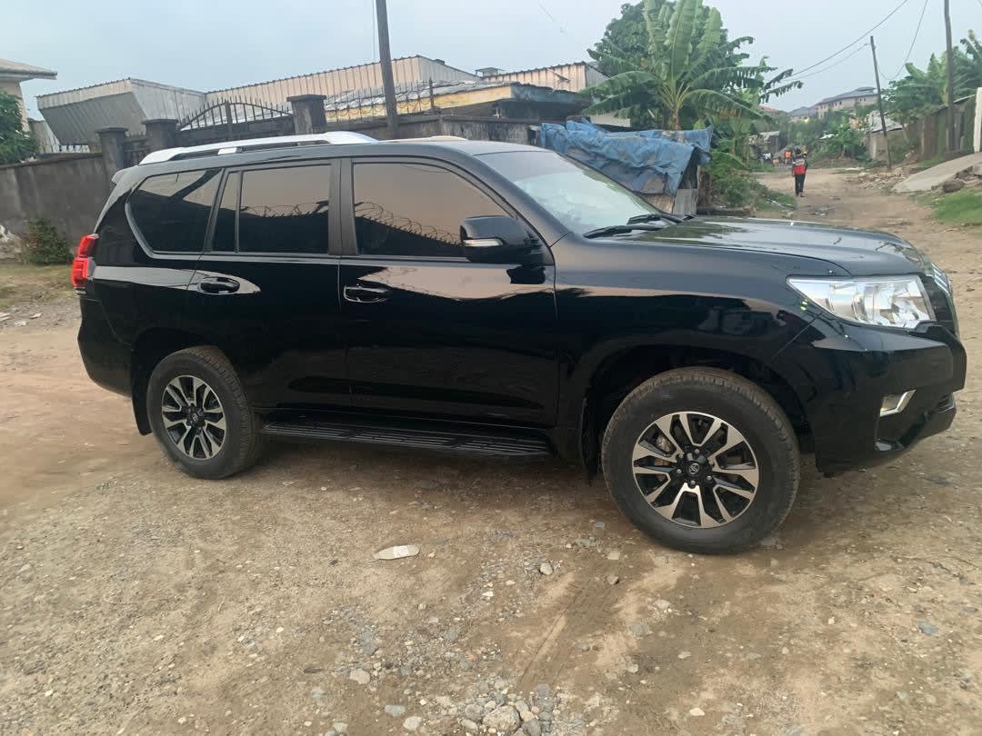2019 toyota prado in Douala – 28 500 000 XAF
