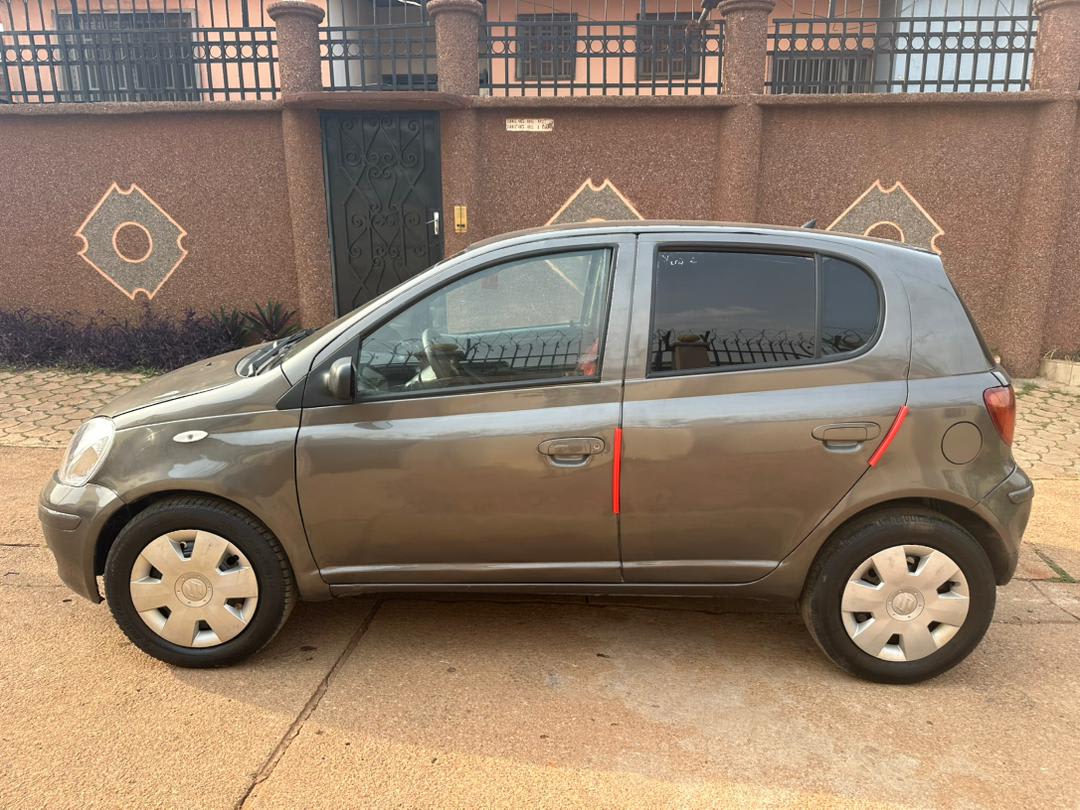 2005 toyota yaris au Cameroun – 2 000 000 XAF