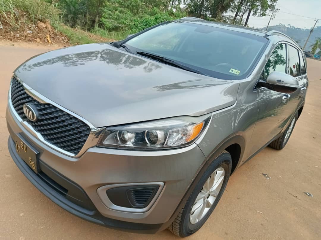 2016 kia sorento au Cameroun – 14 000 000 XAF