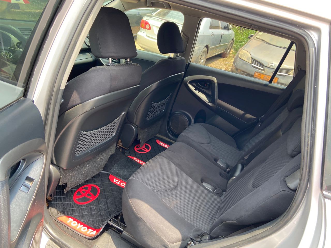 toyota rav4 - 4