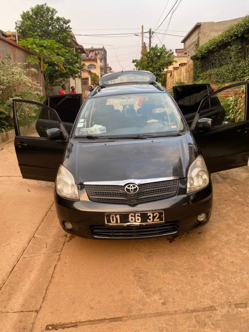 toyota corolla - 2