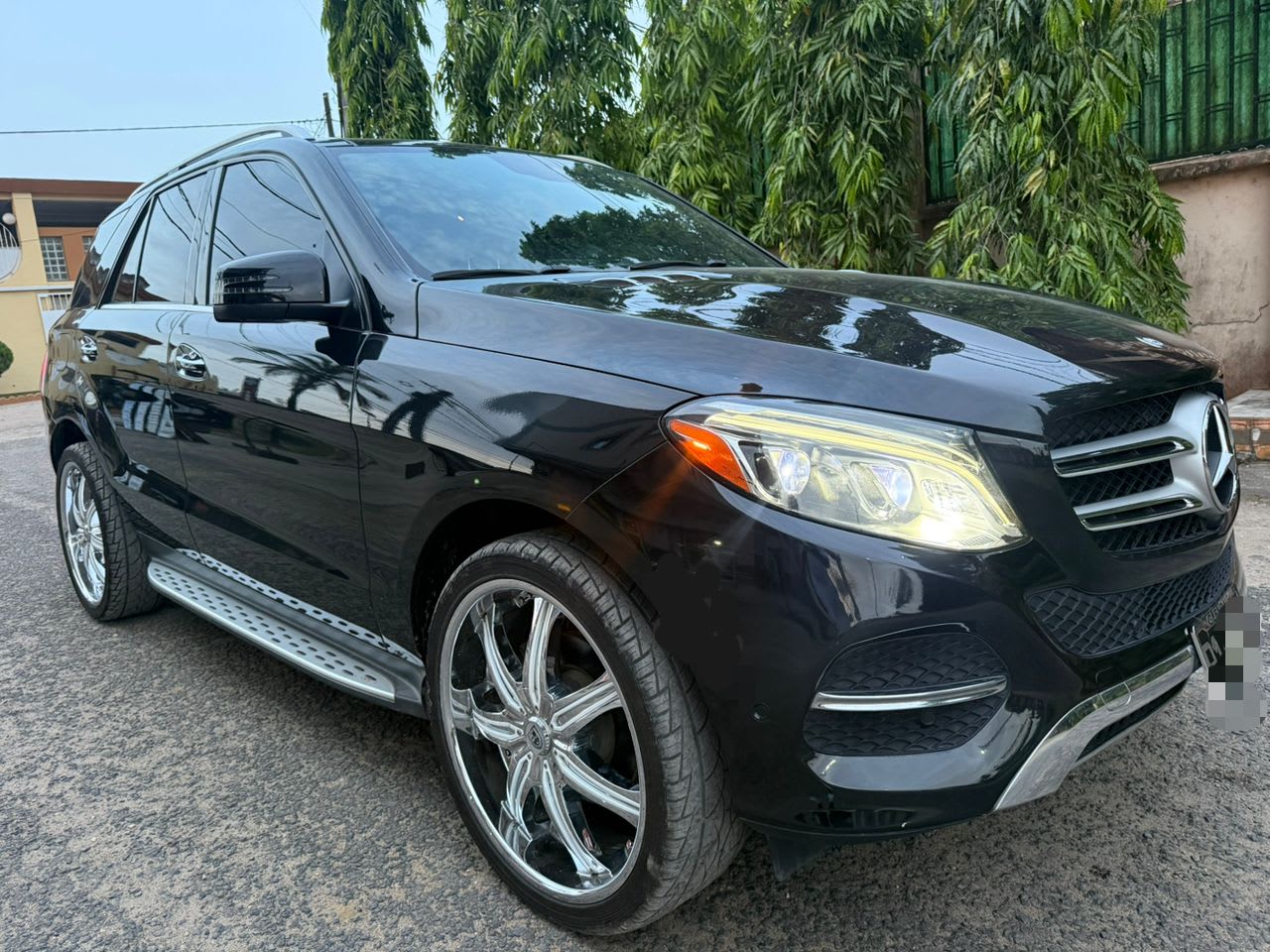 2017 mercedes_benz gle au Cameroun – 23 500 000 XAF