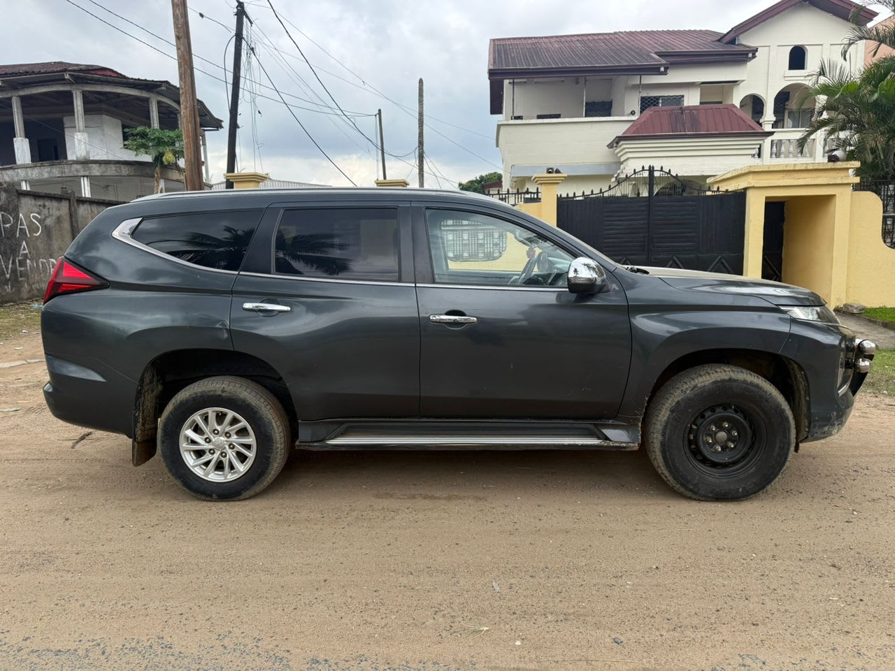 mitsubishi montero_sport - 4