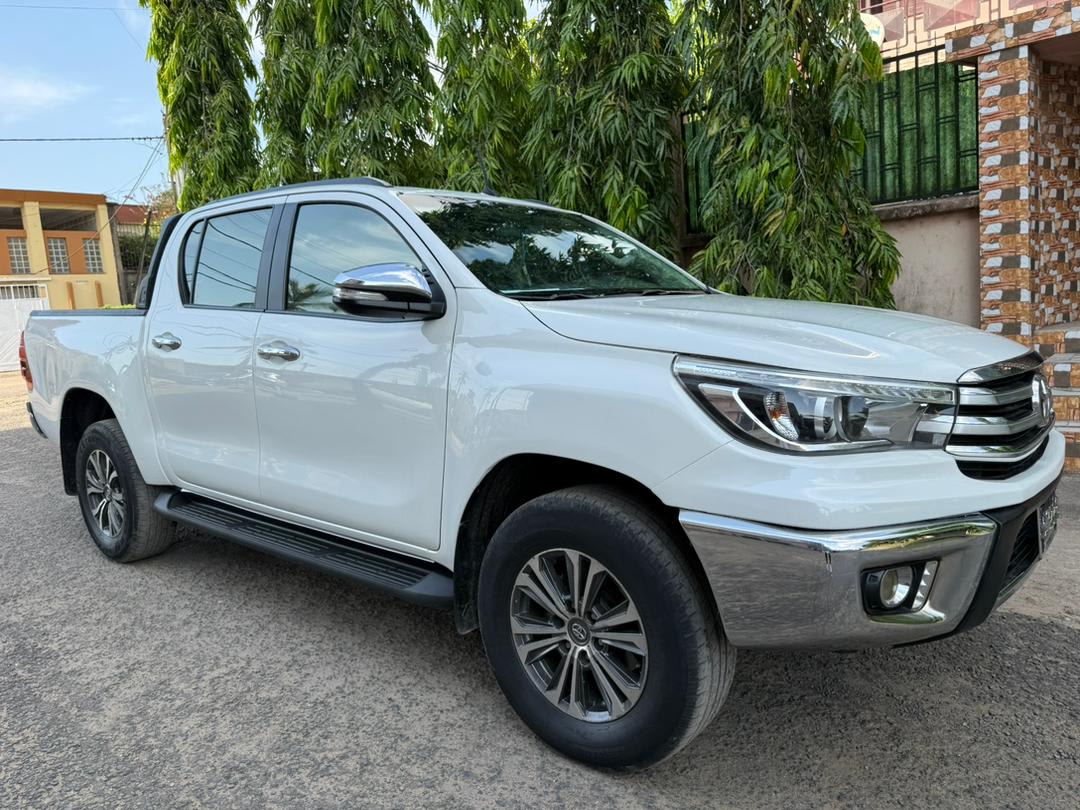 2017 toyota hilux – 19 900 000 XAF