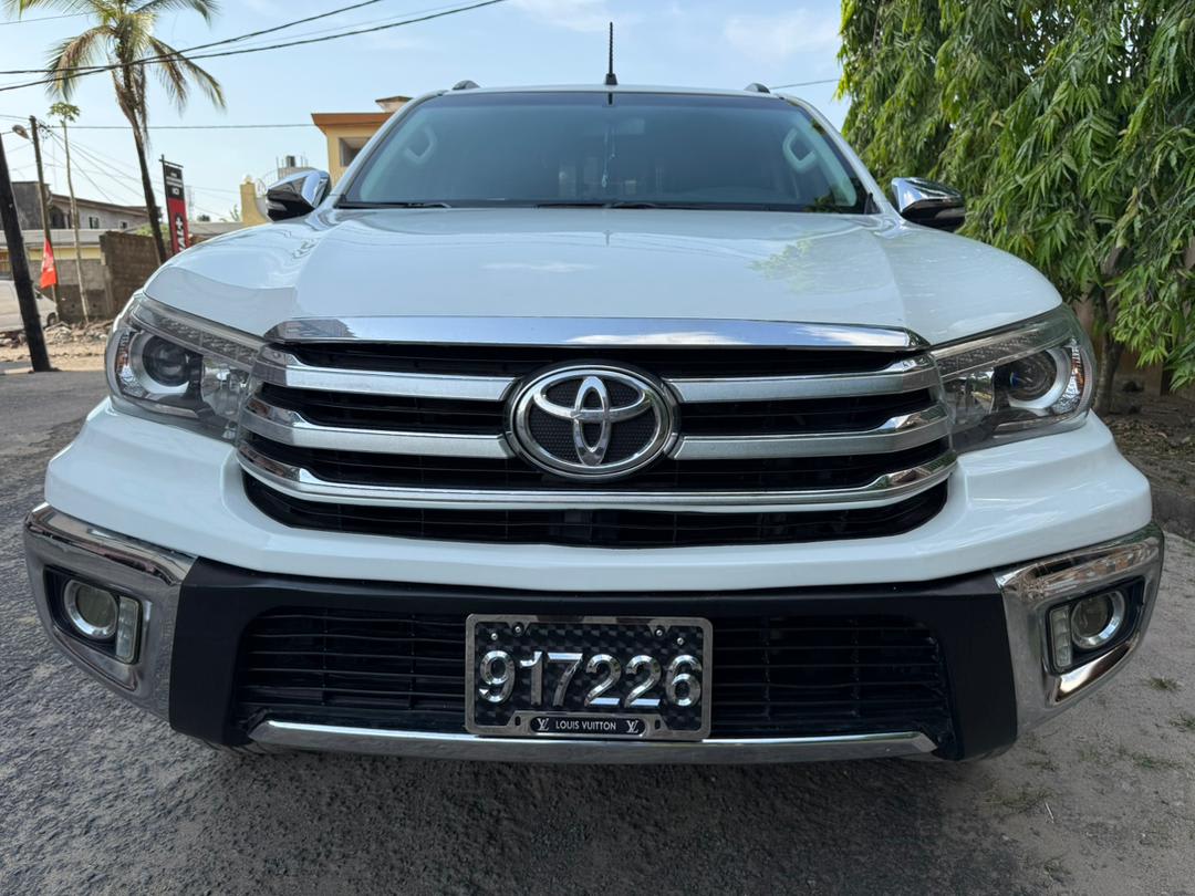toyota hilux - 2
