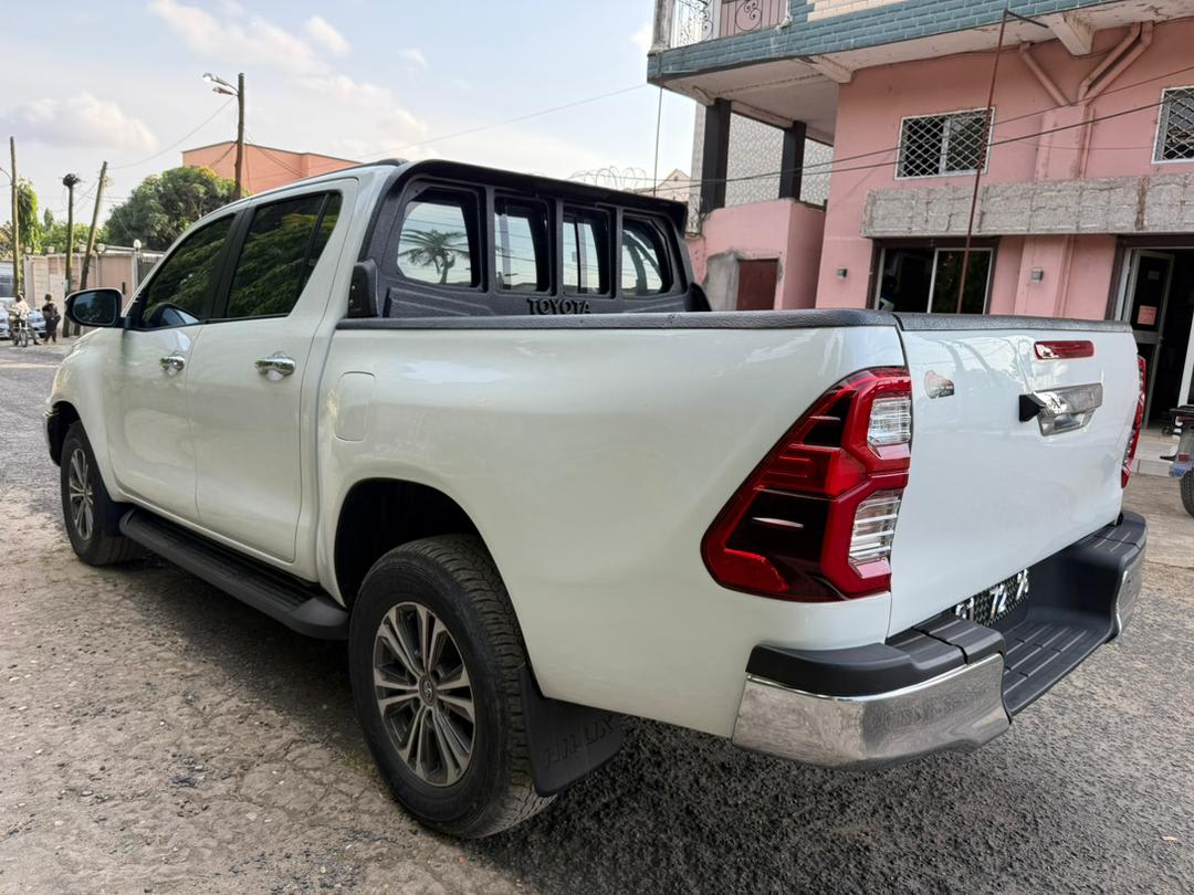 toyota hilux - 6