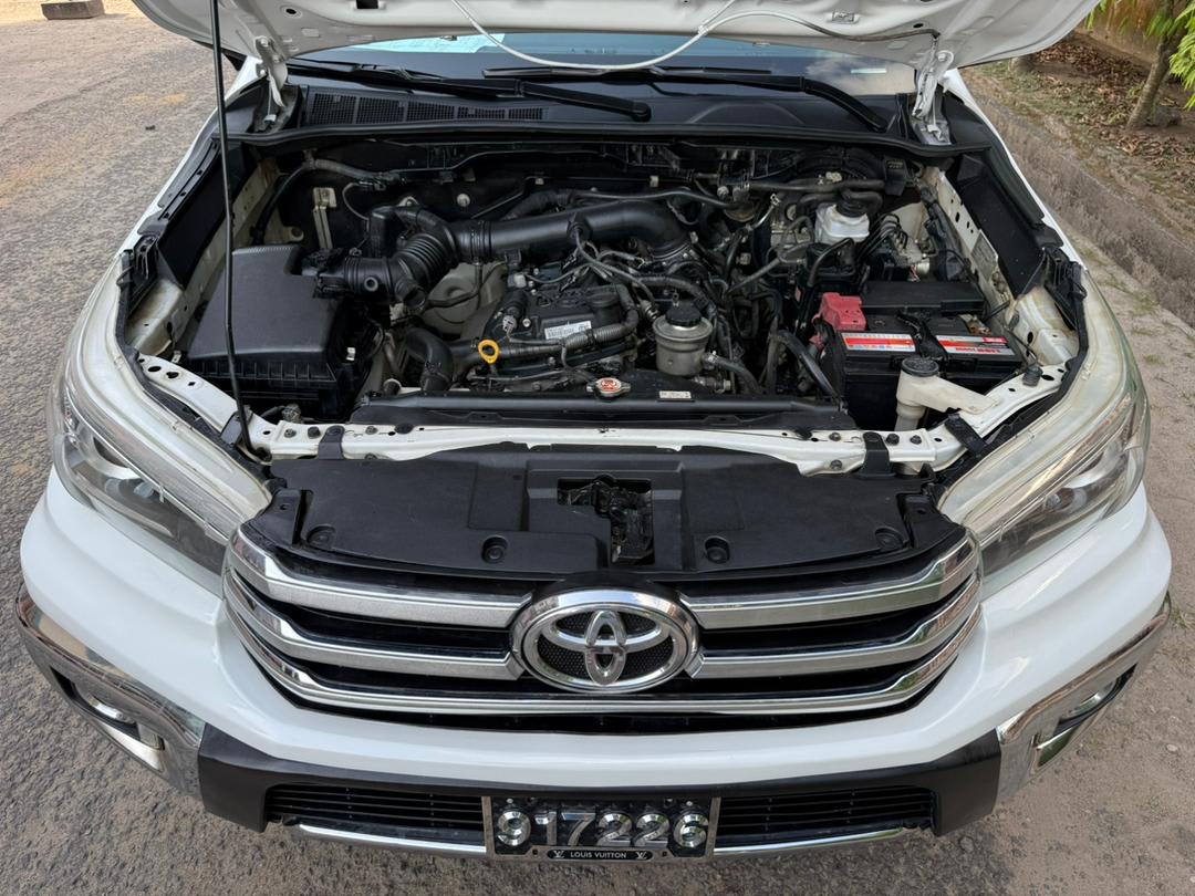 toyota hilux - 13