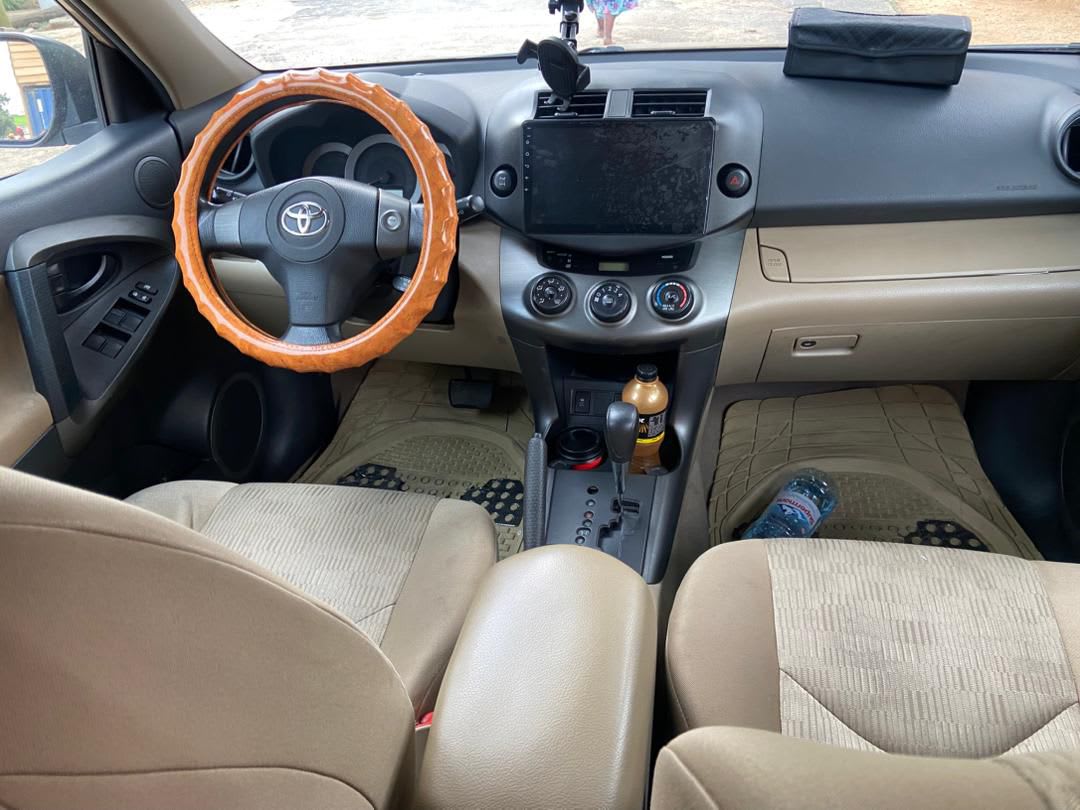 toyota rav4 - 4