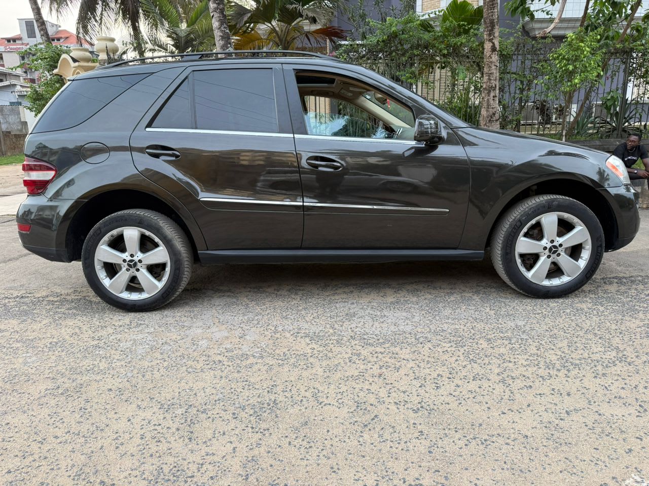2010 mercedes_benz ml au Cameroun – 10 000 000 XAF