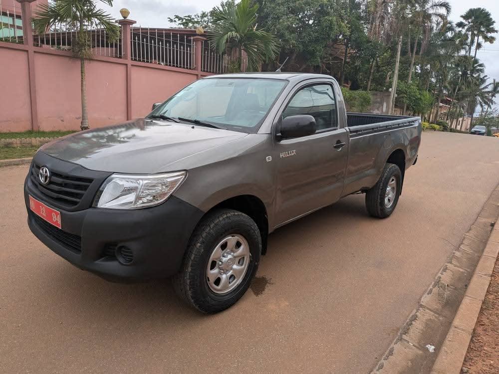 2014 toyota hilux – 12 500 000 XAF