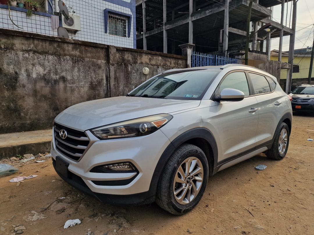 hyundai tucson - 9