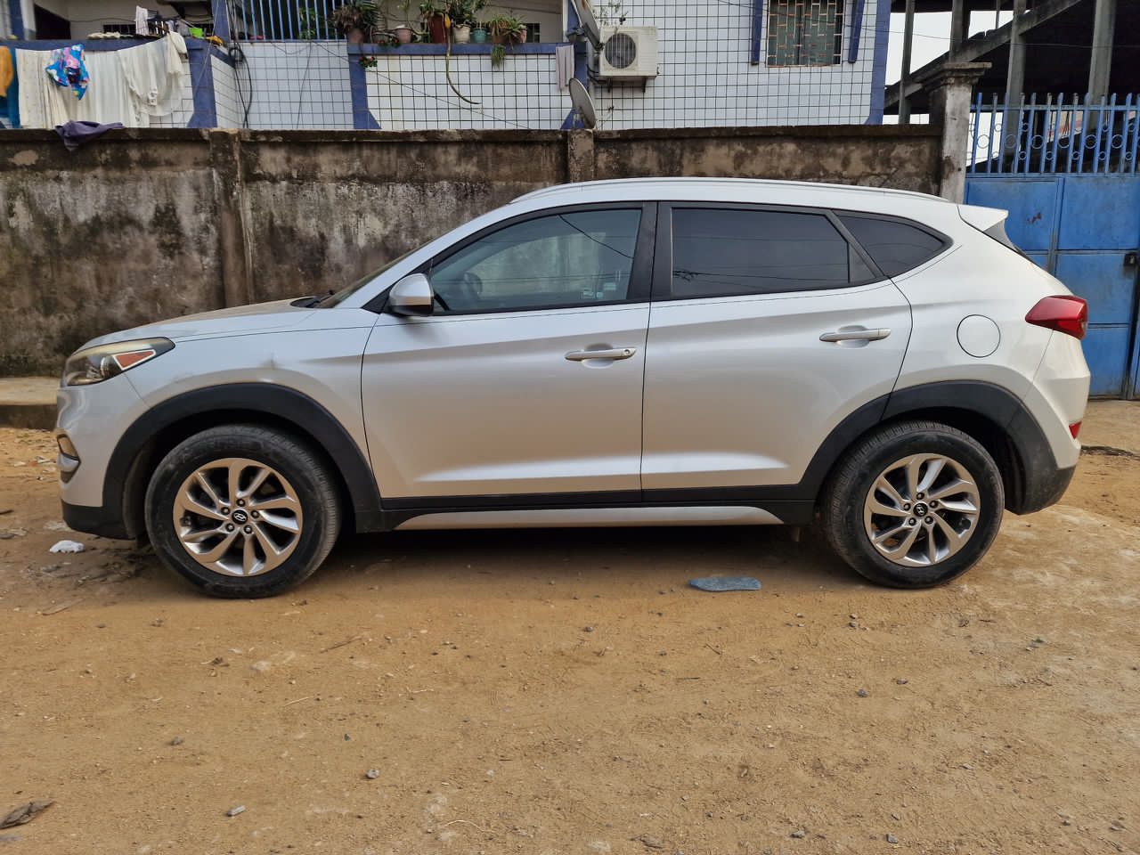 hyundai tucson - 10