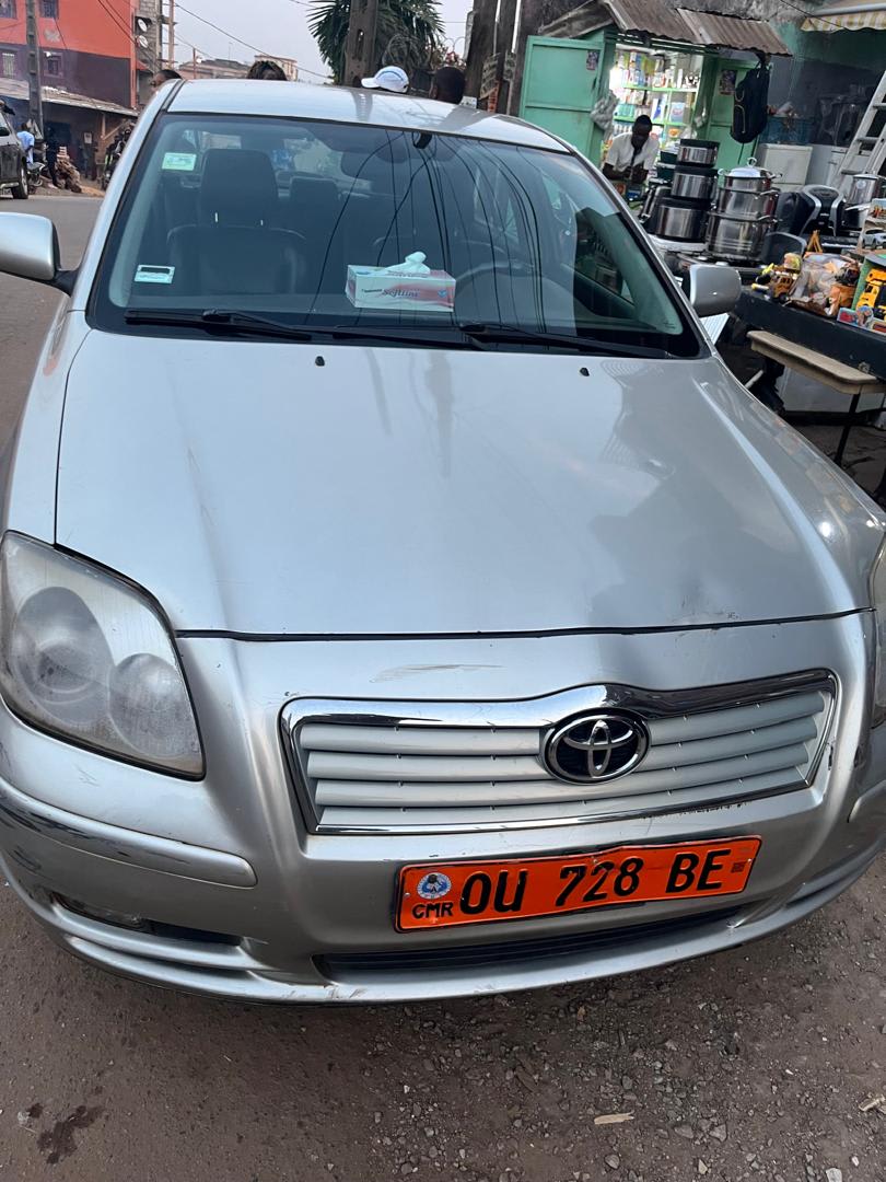 Toyota Avensis 2008 a louer