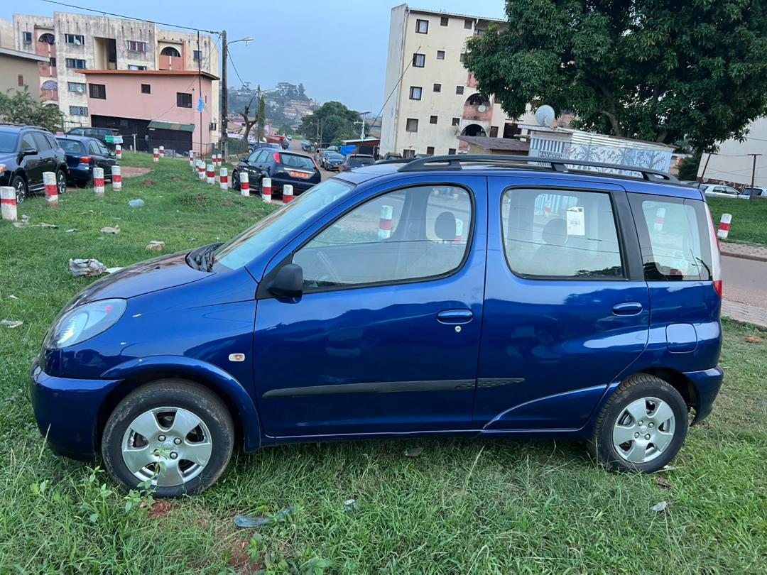 toyota yaris - 2