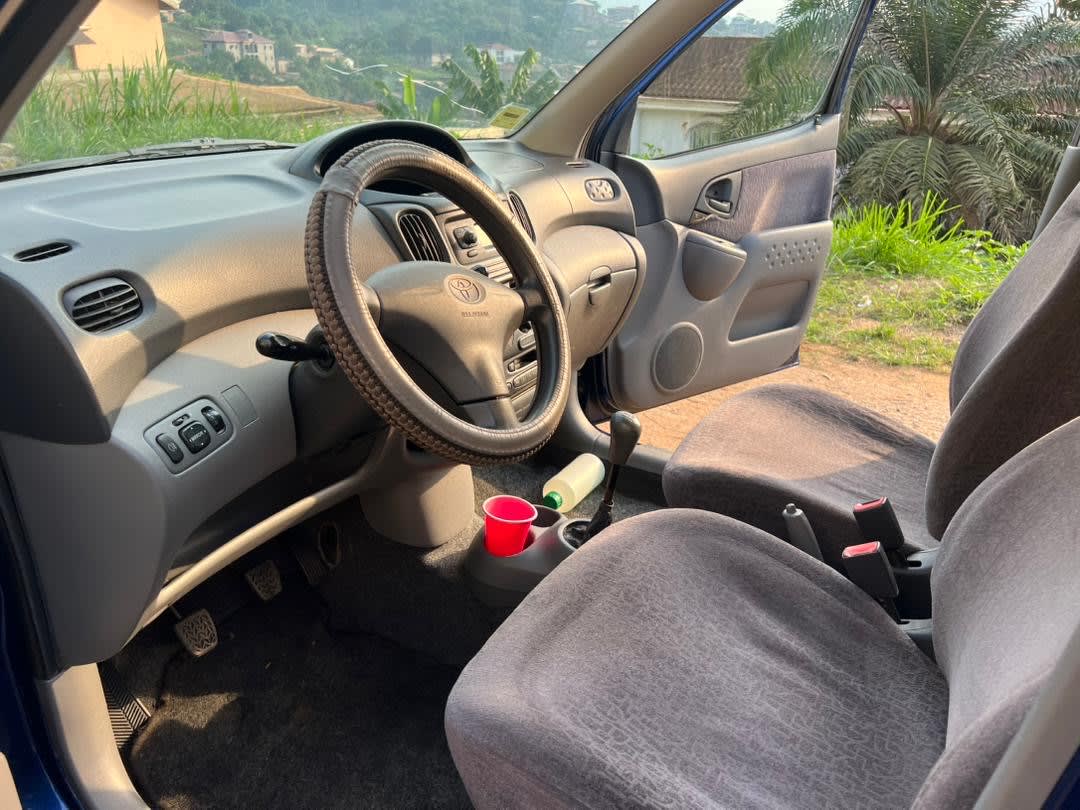 toyota yaris - 4