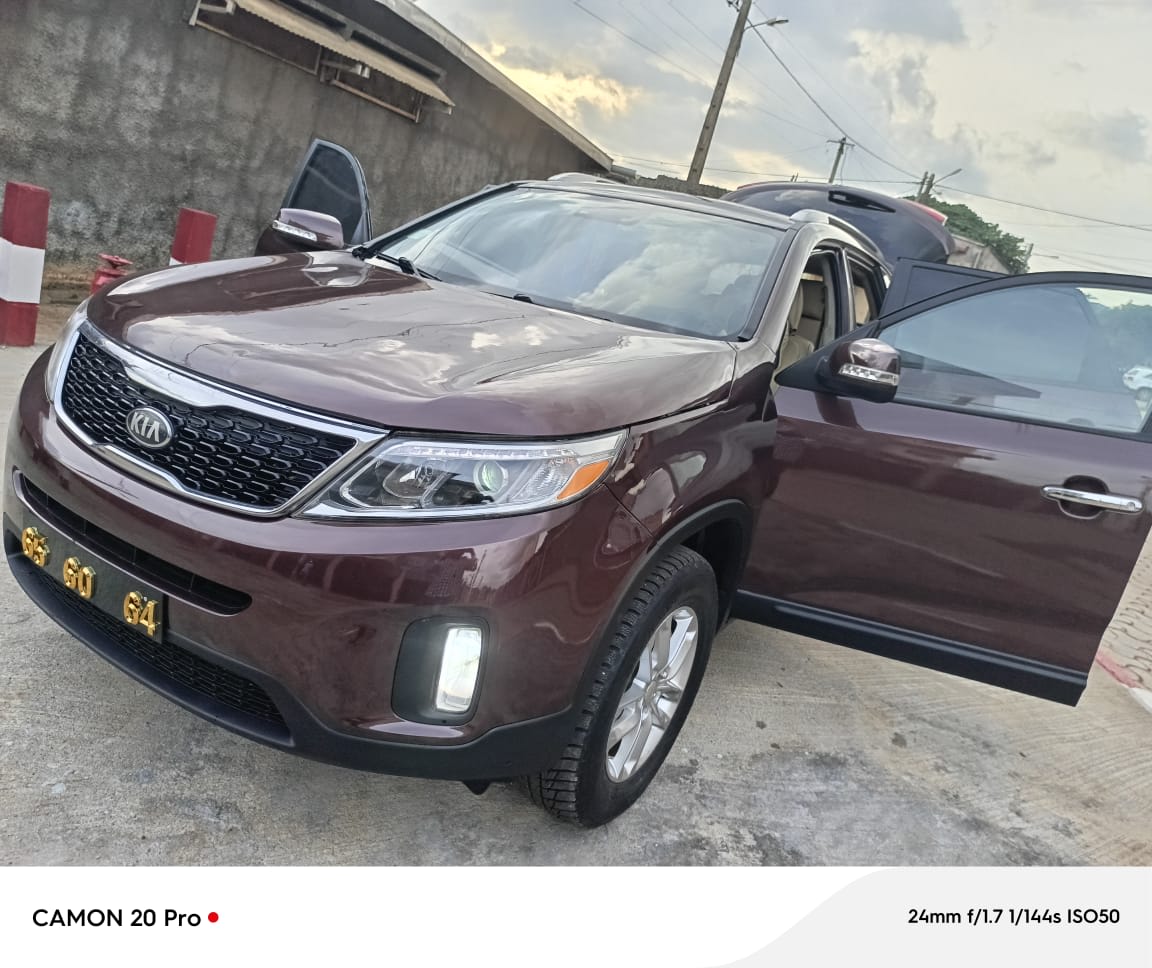 2015 KIA Sorento au Cameroun – 8 000 000 XAF