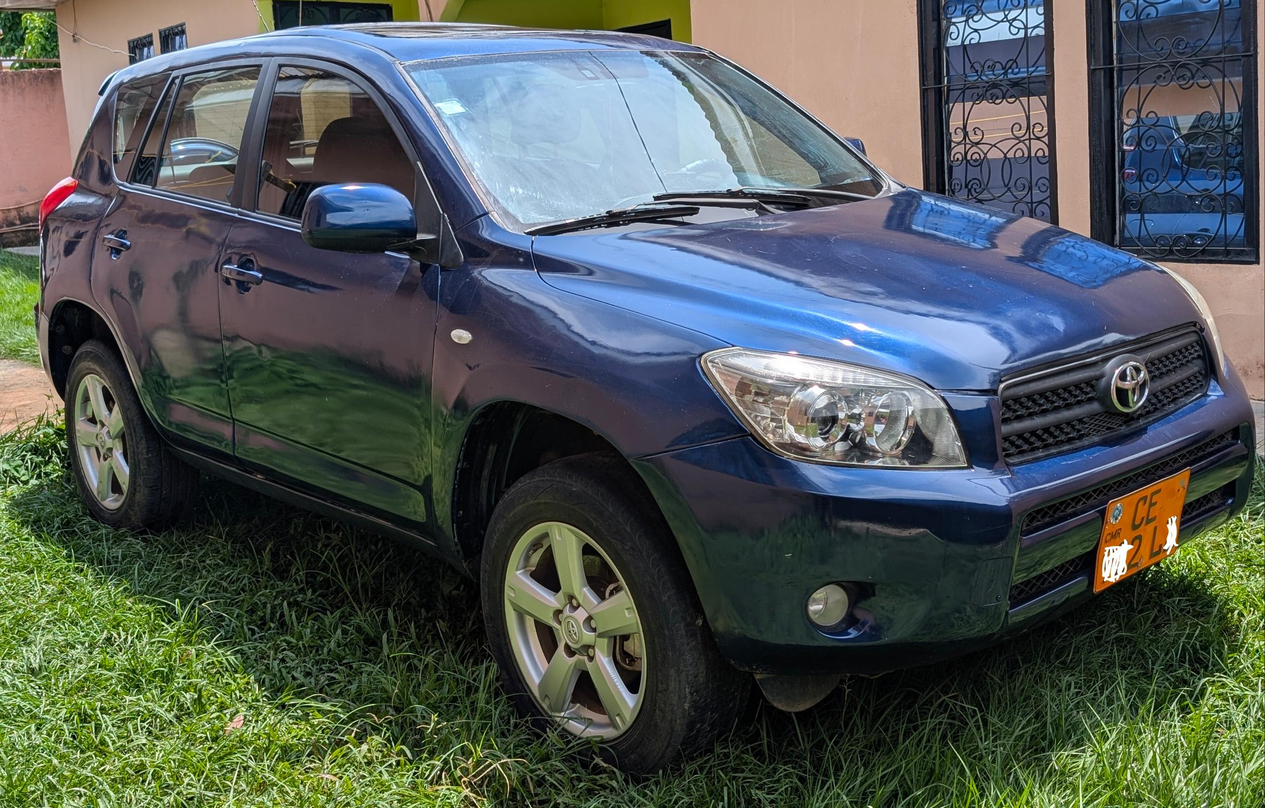 2009 Toyota RAV4 in Douala – 3 800 000 XAF