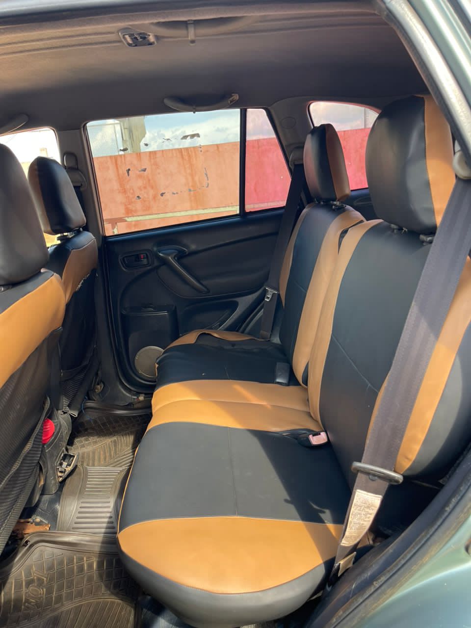 Toyota RAV4 - 8