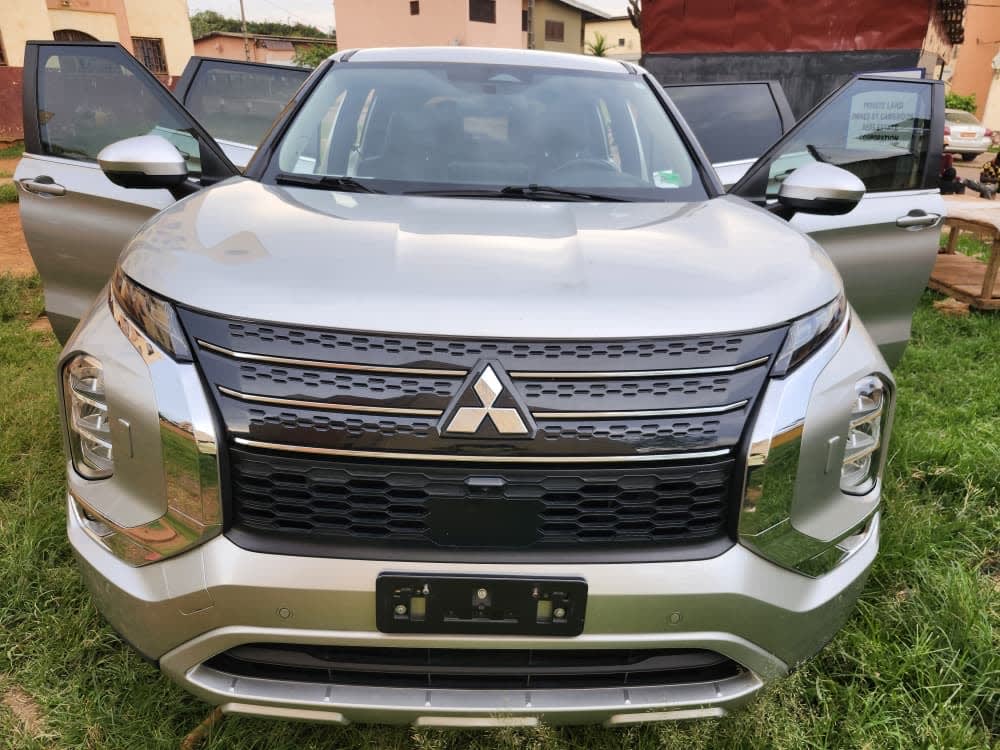 Mitsubishi Outlander - 4