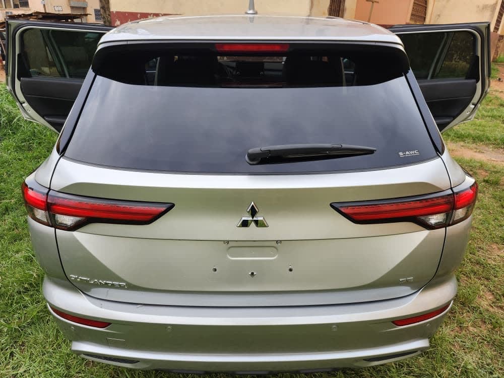 Mitsubishi Outlander - 9