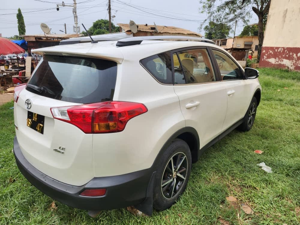 Toyota RAV4 - 6