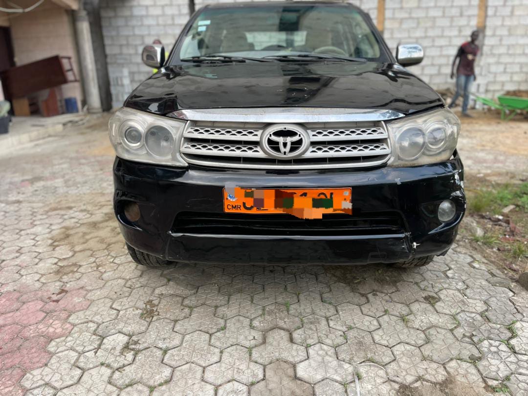 Toyota Fortuner - 2