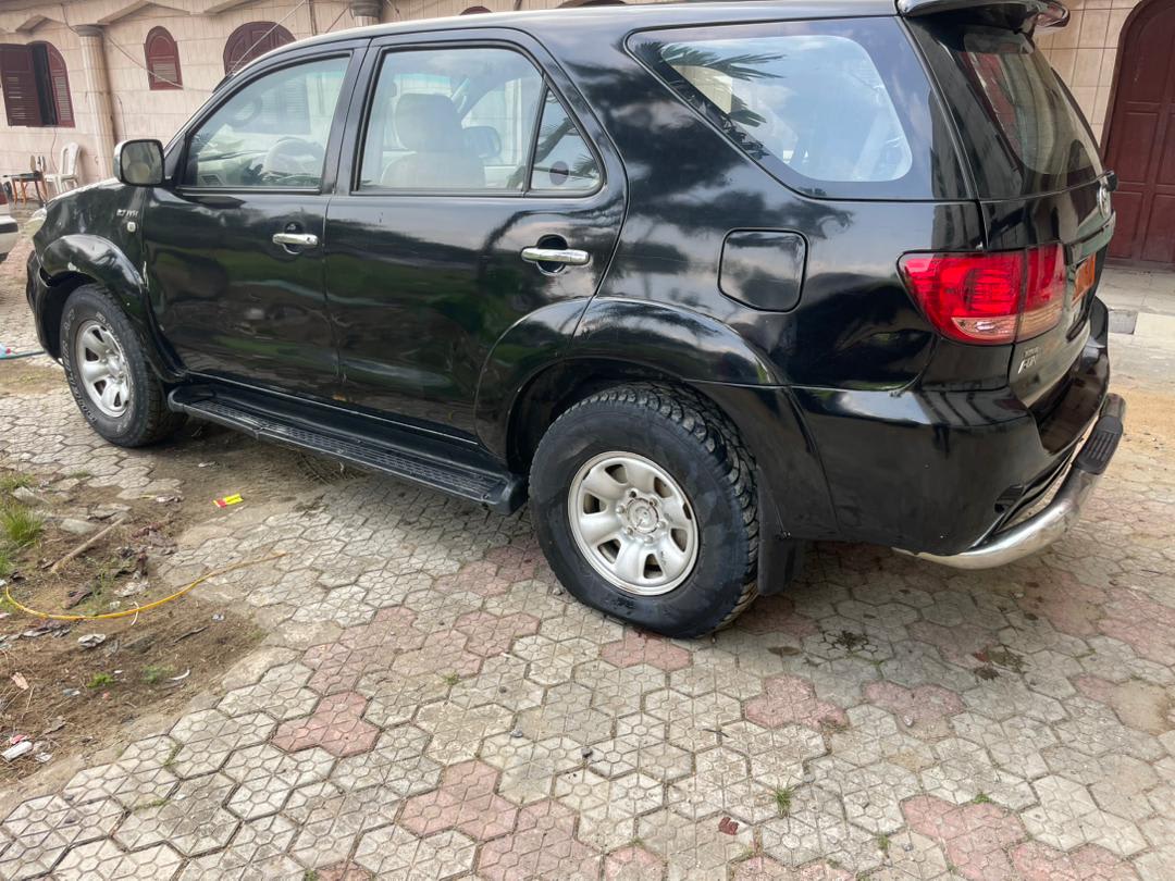 Toyota Fortuner - 3