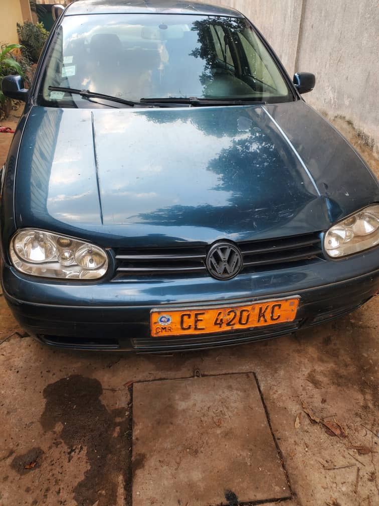 Volkswagen Golf - 2