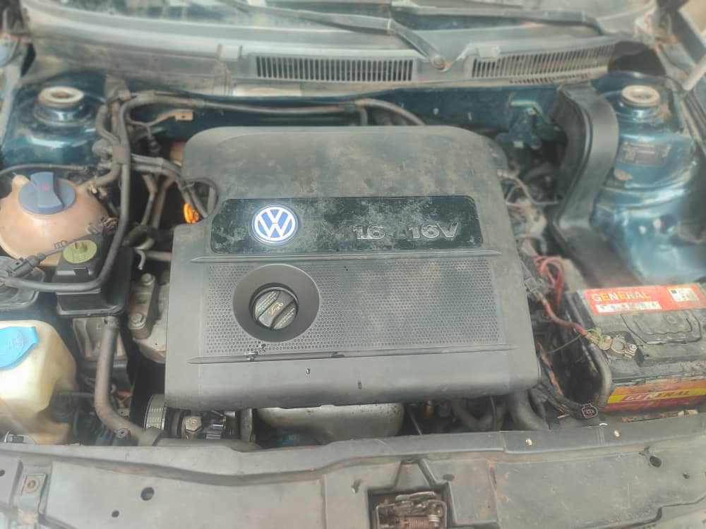 Volkswagen Golf - 4