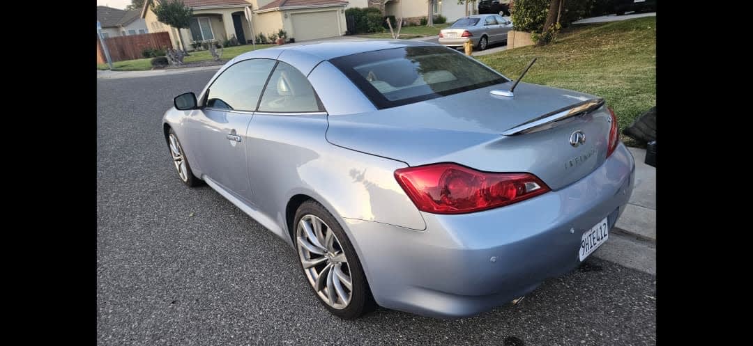 Infiniti G37 - 9