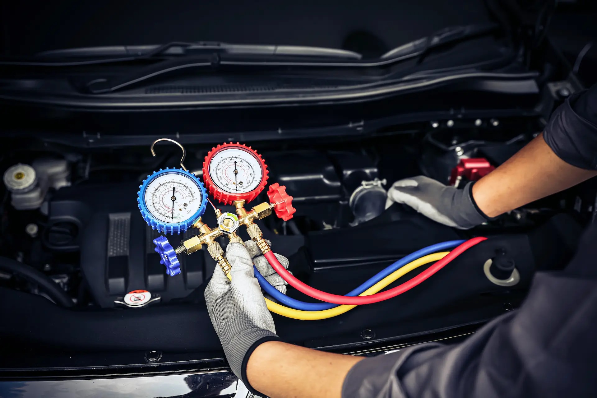 Entretien climatisation auto au Cameroun : Pourquoi votre clim ne refroidit plus ?