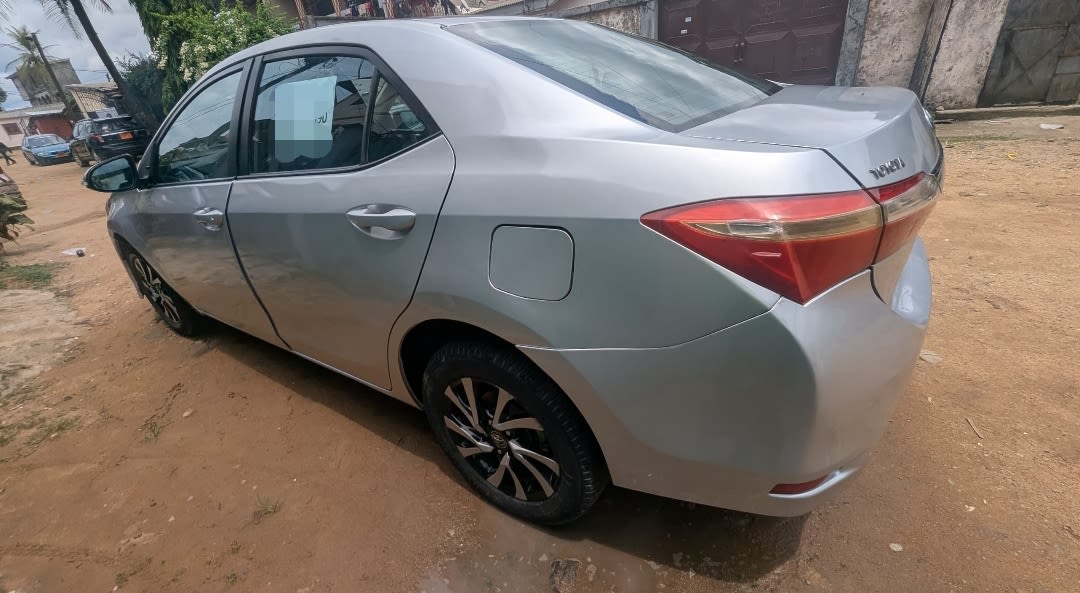 Toyota Corolla - 2