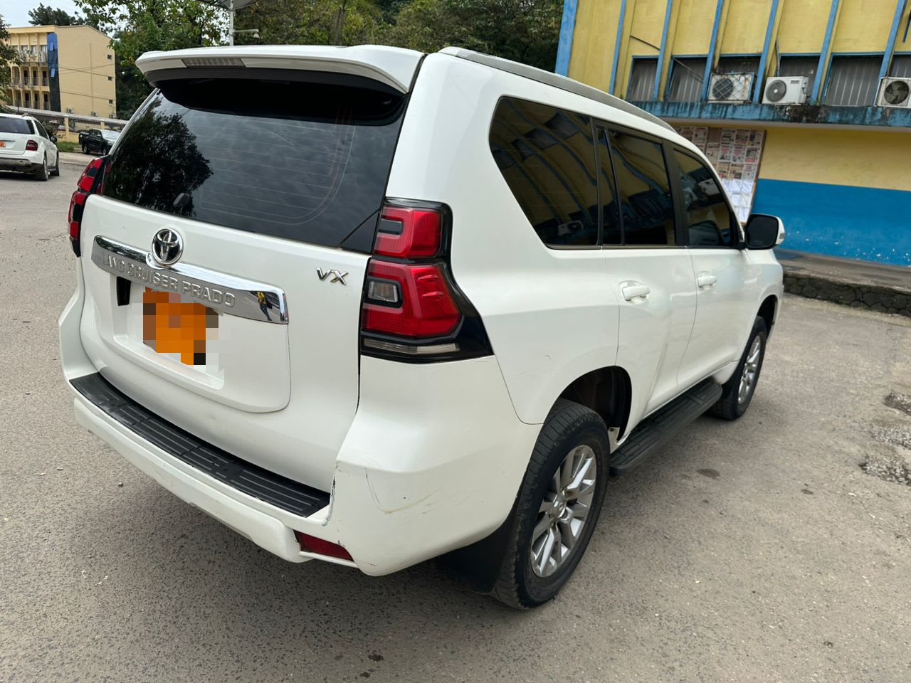 Toyota Land Cruiser - 2