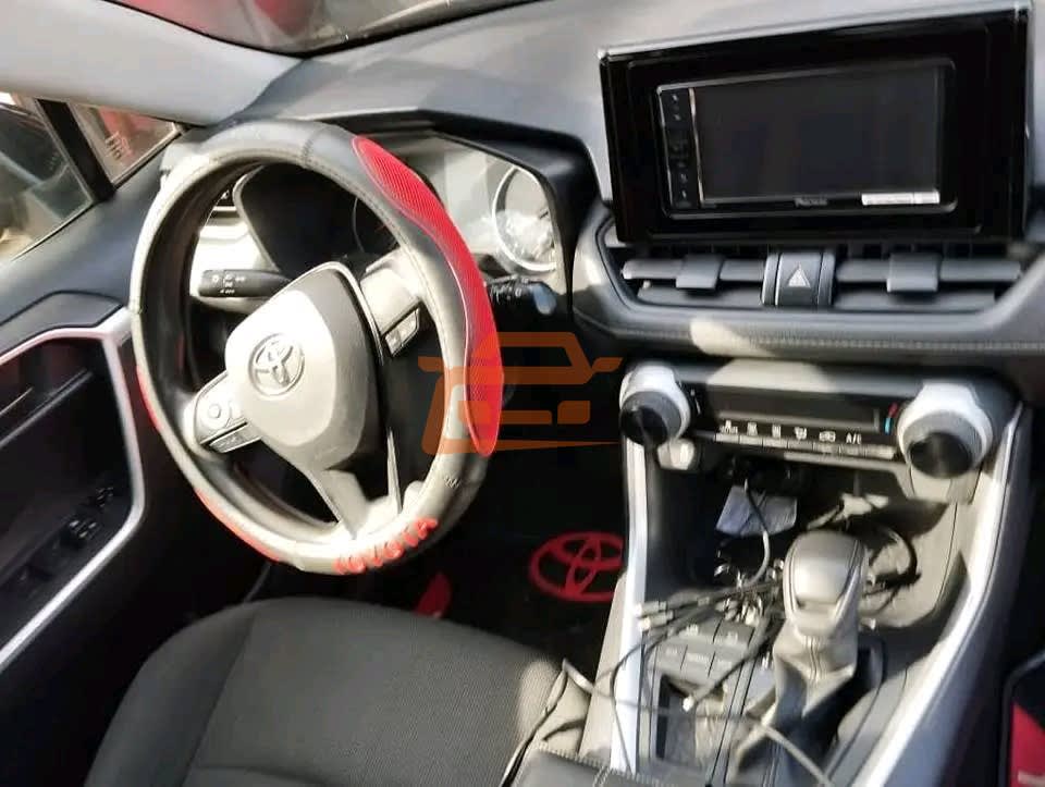 Toyota RAV4 - 5
