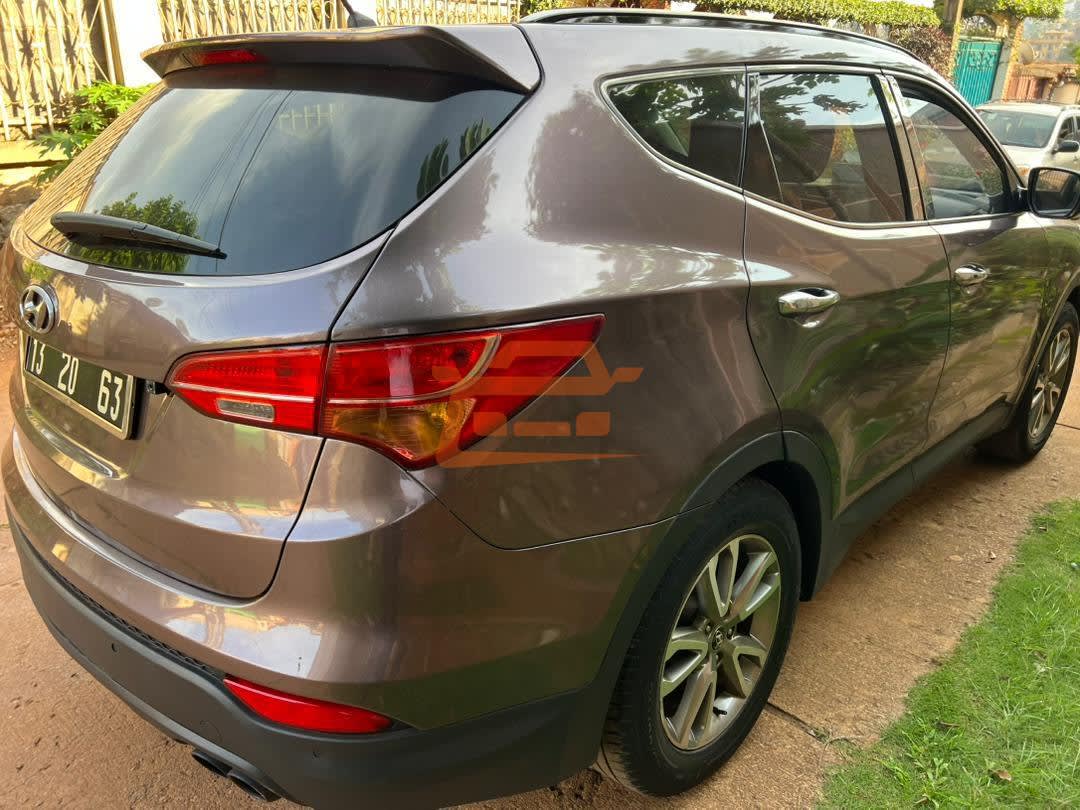 Hyundai Santa Fe - 2