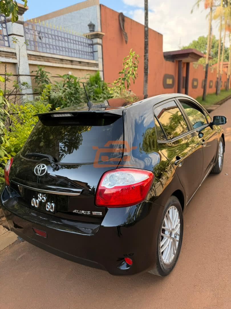 Toyota Corolla - 2