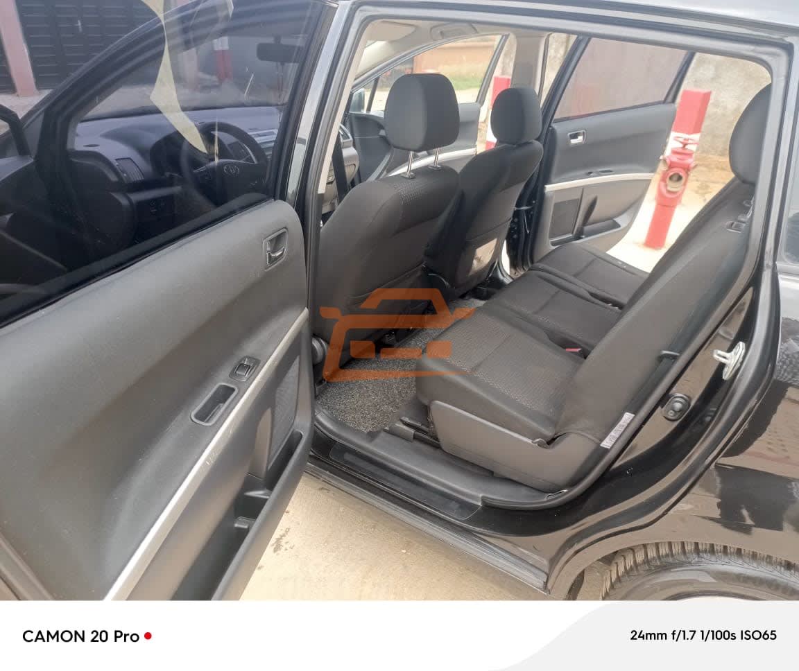 Toyota Corolla - 4