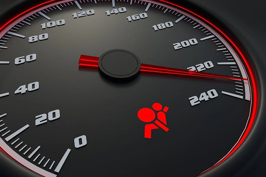 Voyant airbag SRS sur voiture d’occasion : le signal sécurité à ne jamais ignorer au Cameroun