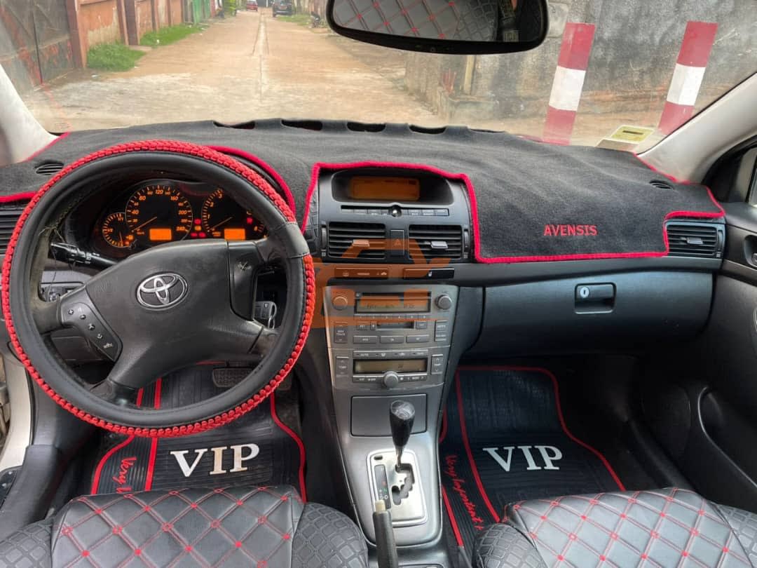 Toyota Corolla - 4