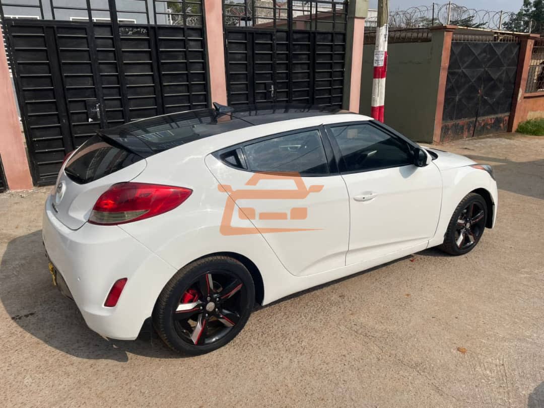 Hyundai Veloster - 3