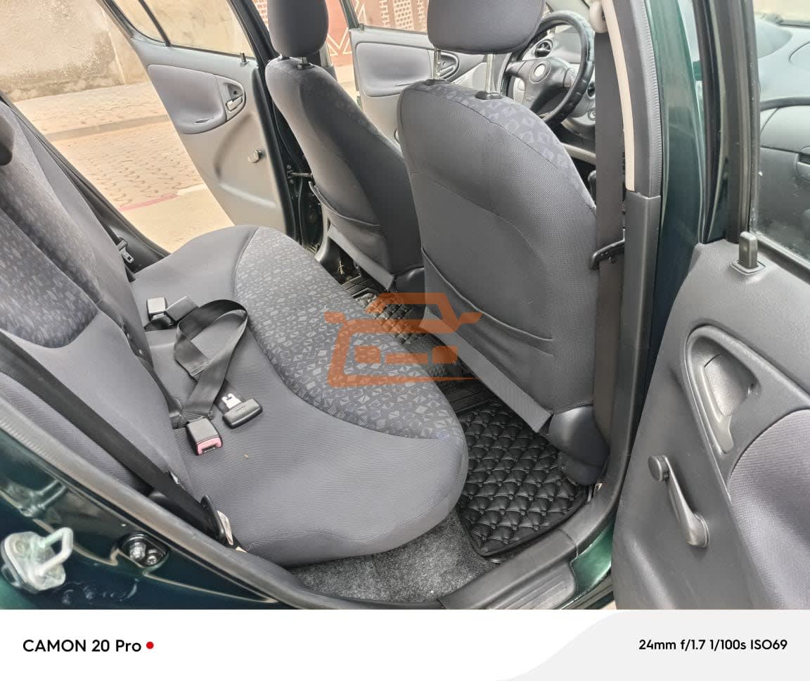 Toyota Yaris - 4