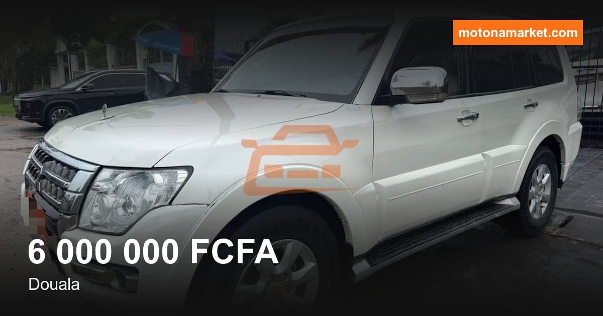 2015 Mitsubishi Pajero à Douala