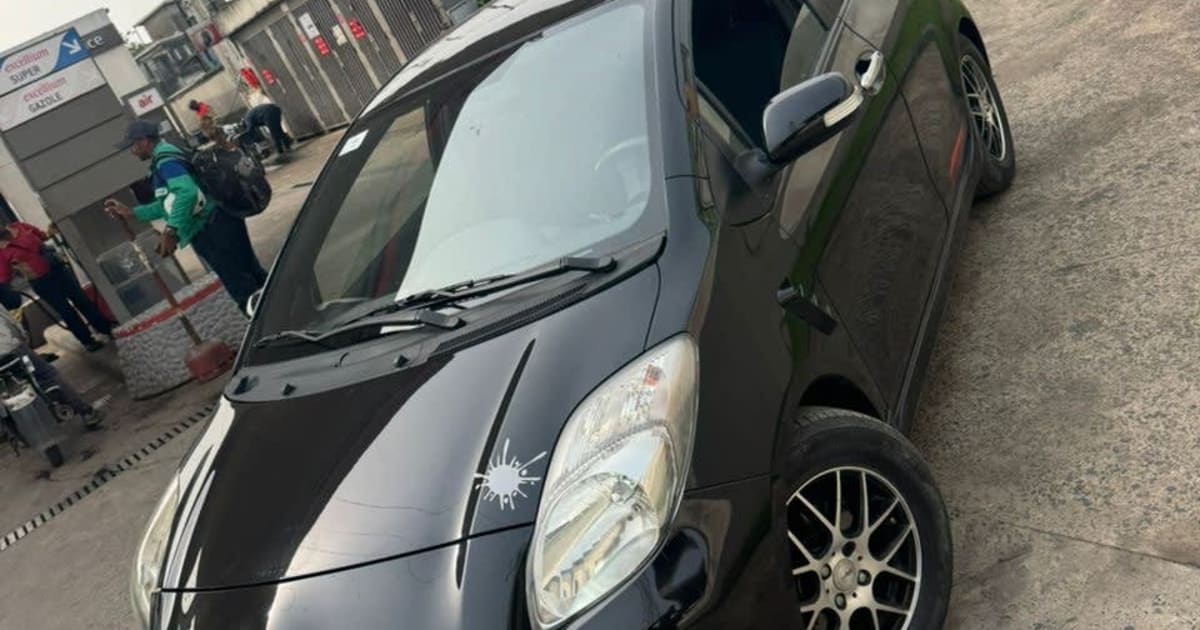2010 Toyota Yaris à Douala — photo 2/5